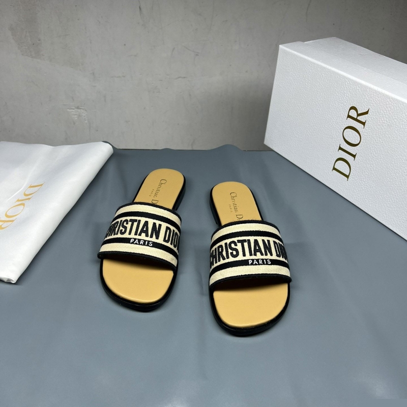 ch**an D*or slippers